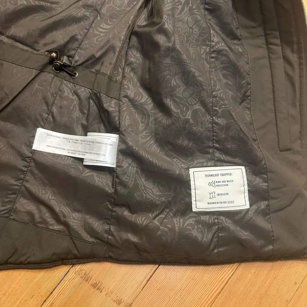 Ariat banyan bark insulated vest with synch back in a size medium - Picture 8 of 10